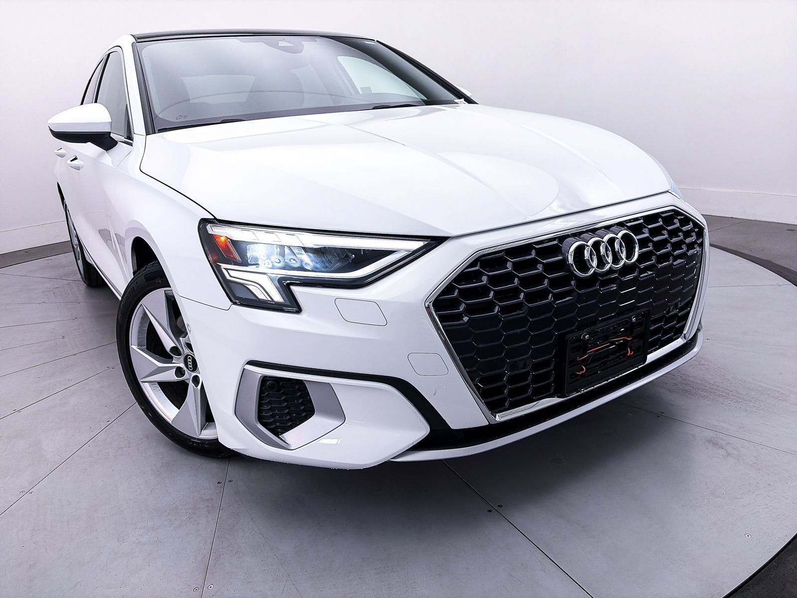 Used 2023 Audi A3 2.0T Premium Plus w/ Premium Plus Package FWD image 4