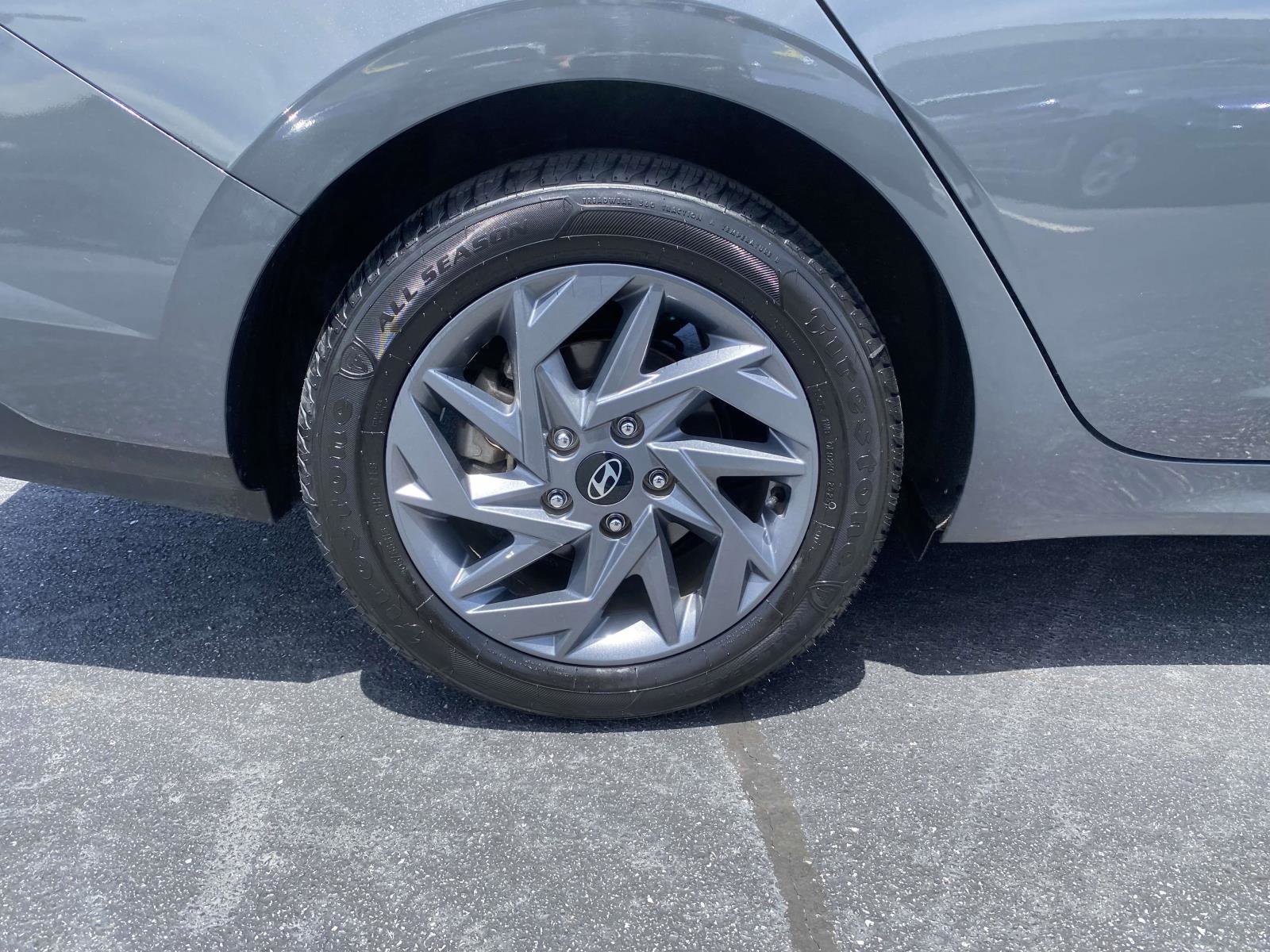 Used 2024 Hyundai Elantra SEL FWD image 9