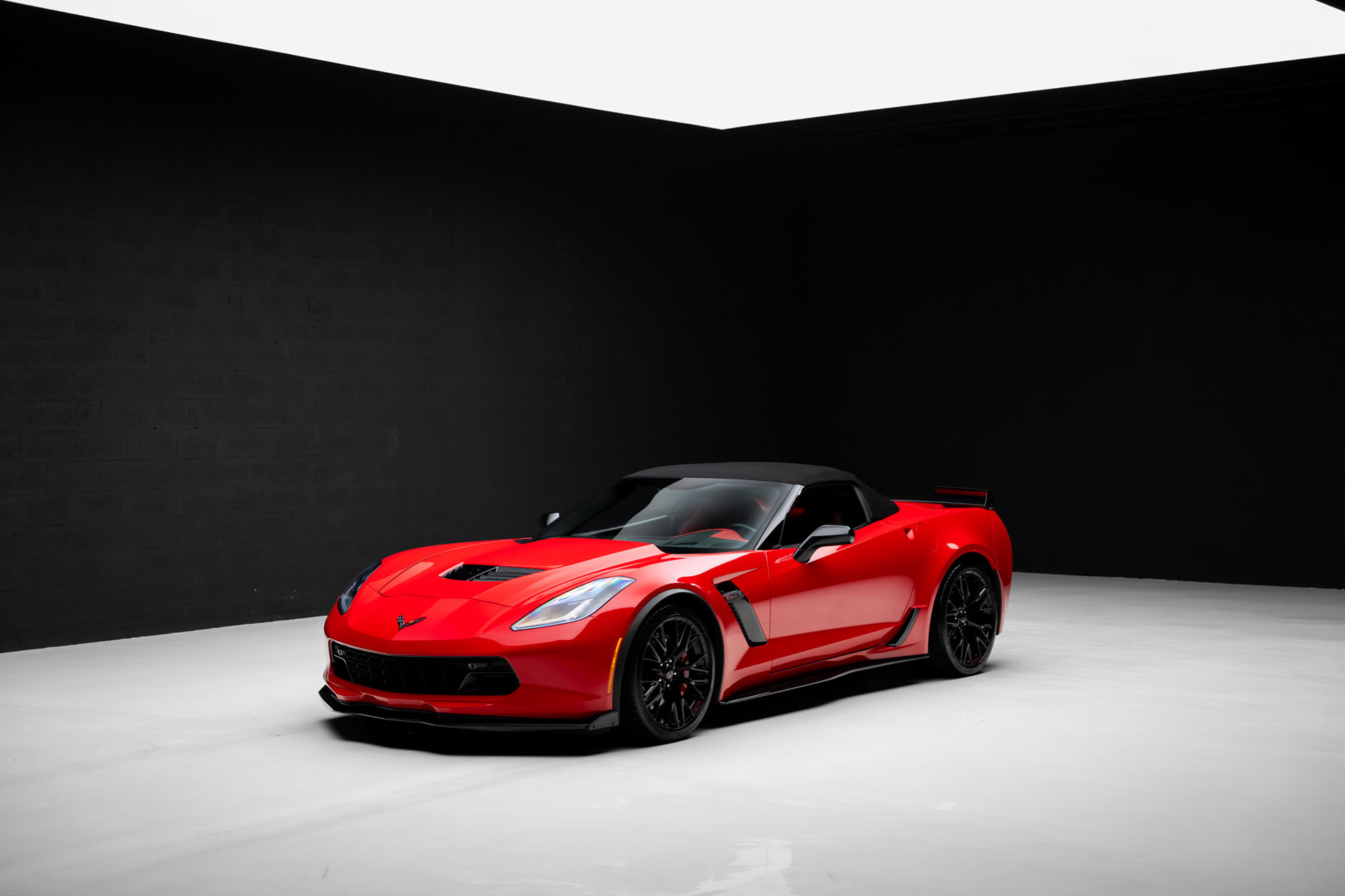 Used 2016 Chevrolet Corvette Z06 w/ 3LZ Preferred Equipment Group RWD image 4