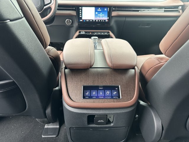 New 2027 Lincoln Navigator Reserve AWD/4WD image 13
