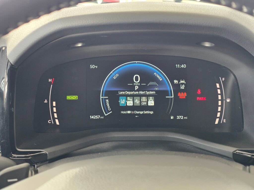 Used 2025 Toyota Camry SE image 30