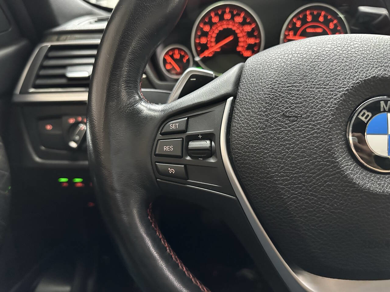 Used 2018 BMW 330i xDrive 330i xDrive AWD 4dr Sedan image 21