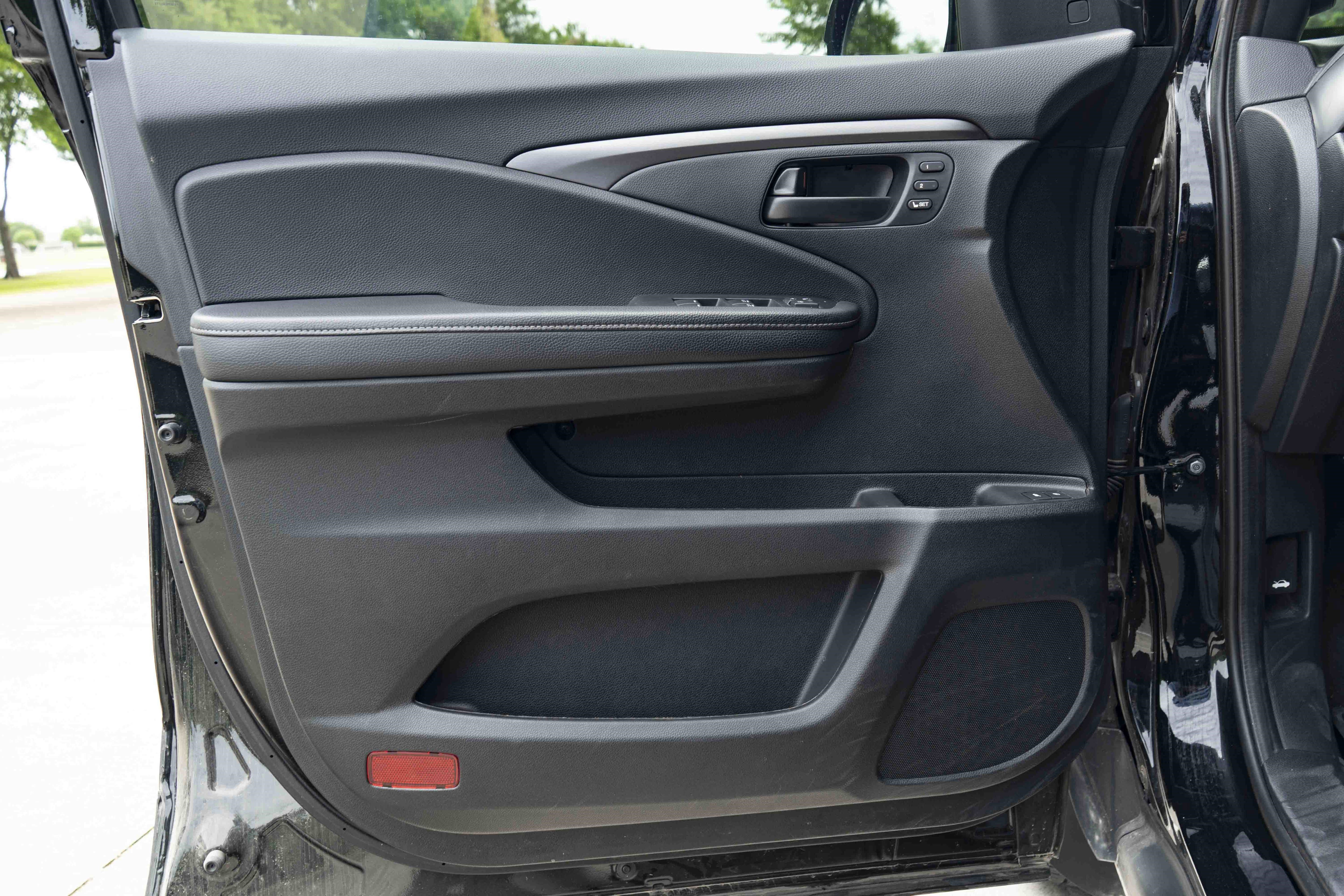 Used 2025 Honda Passport EX-L image 35