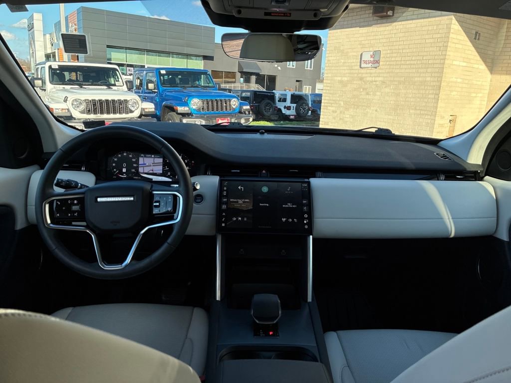 Used 2024 Land Rover Discovery Sport S image 12