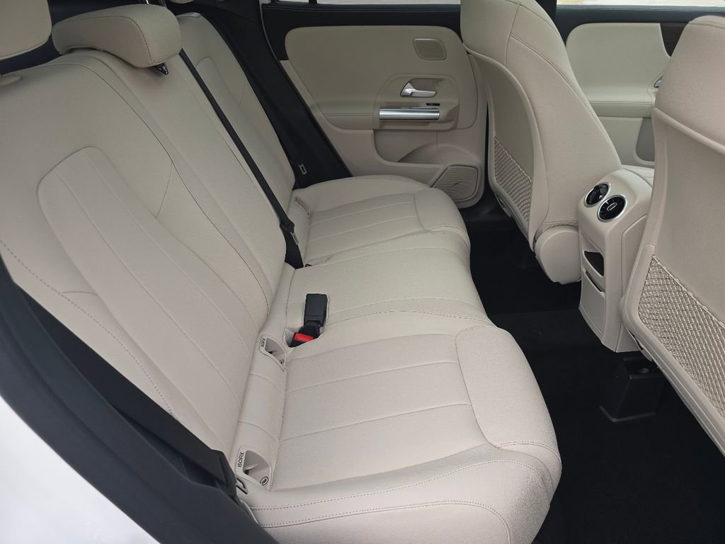 New 2026 Mercedes-Benz GLA 250 4MATIC image 21