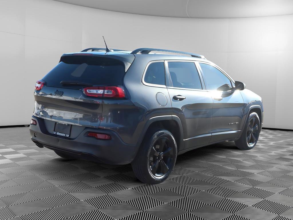 Used 2017 Jeep Cherokee Sport image 6