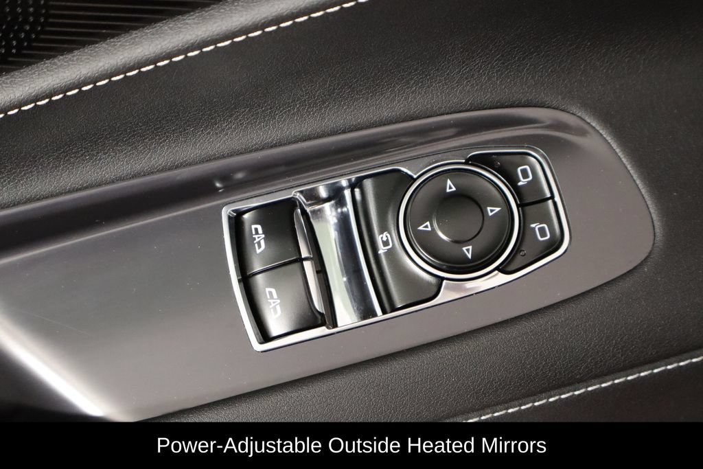 Used 2025 Chevrolet Corvette Stingray Preferred Cpe w/ Stealth Interior Trim Package RWD image 19