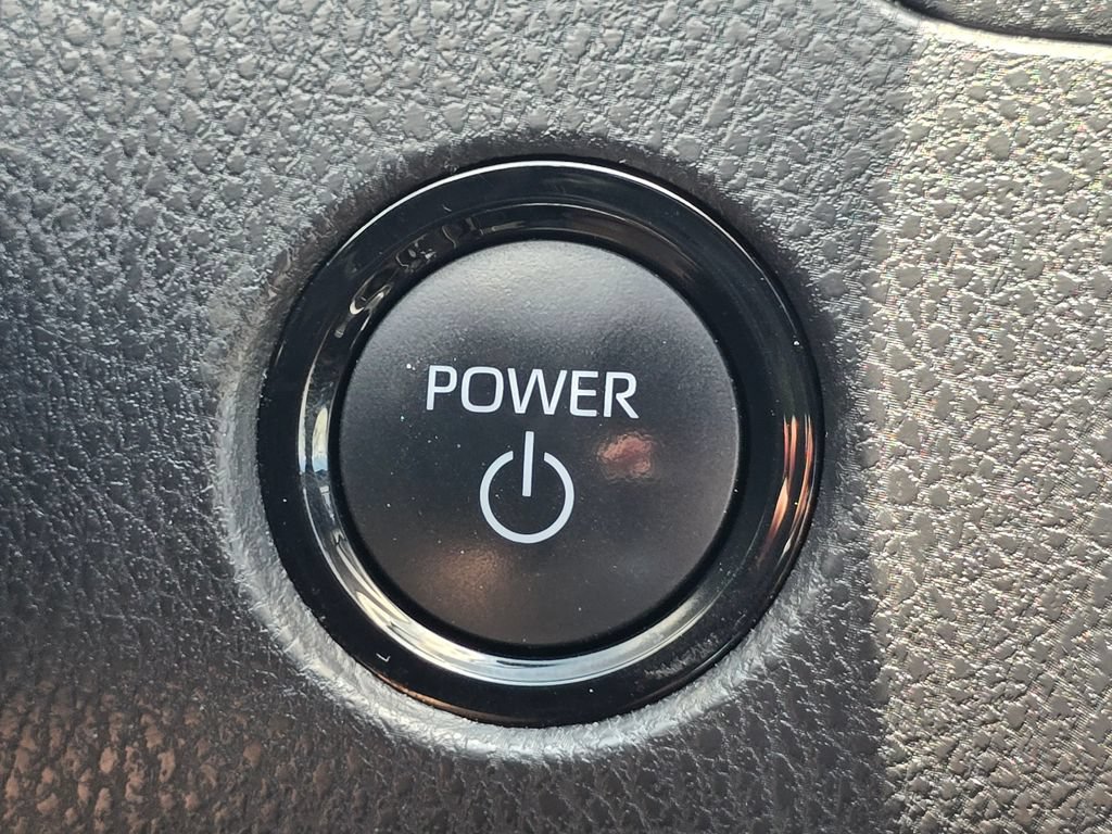 Used 2025 Toyota Camry SE FWD image 29