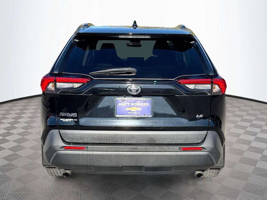 Used 2021 Toyota RAV4 LE image 6