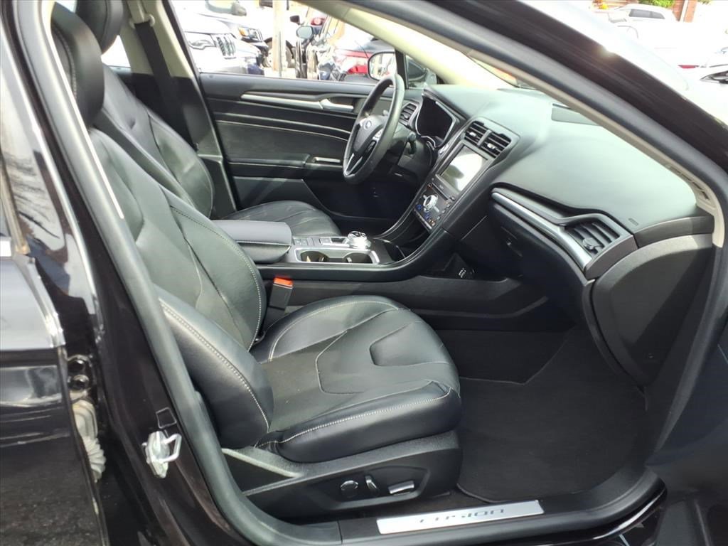 Used 2019 Ford Fusion Energi Titanium image 31