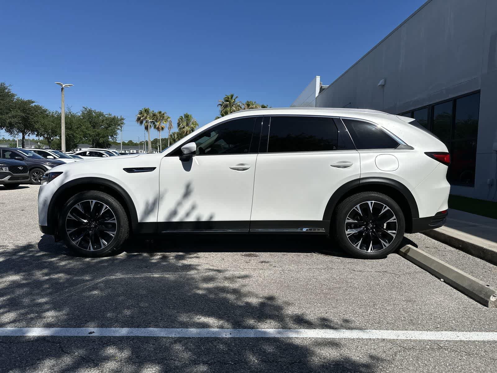 Used 2024 MAZDA CX-90 Plug-In Hybrid w/ Premium Plus AWD/4WD image 5