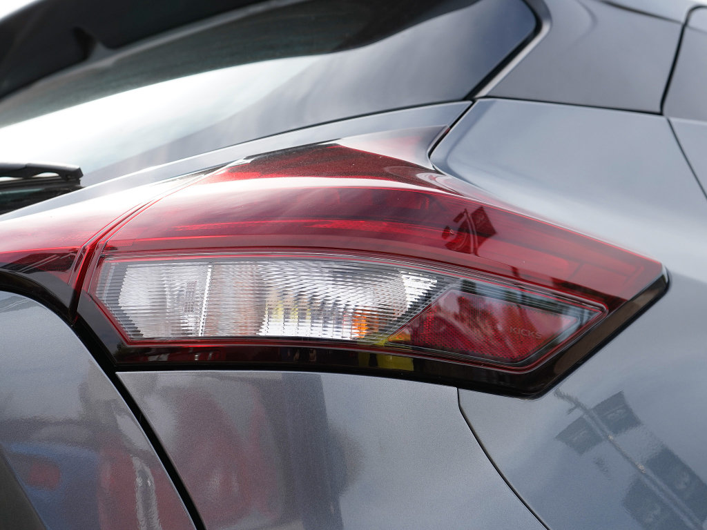 Used 2024 Nissan Kicks SR FWD image 10