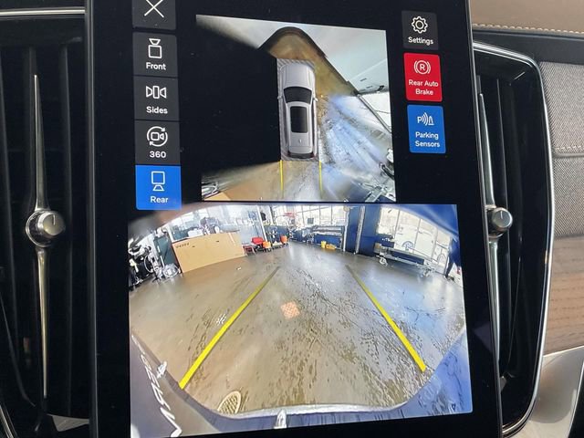 Used 2026 Volvo XC90 B5 Plus w/ Protection Package image 21