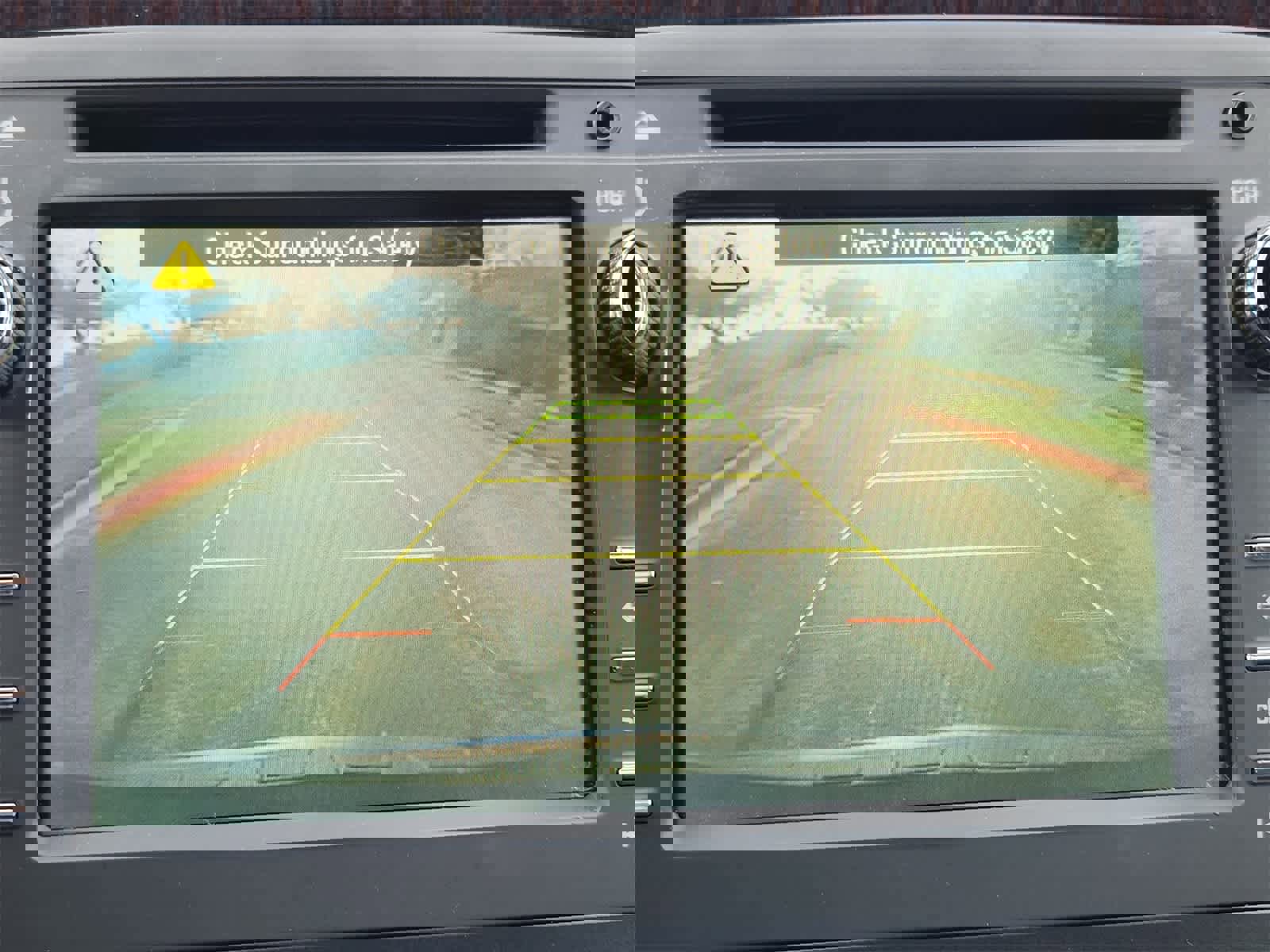 Used 2017 Chevrolet Traverse LT image 17