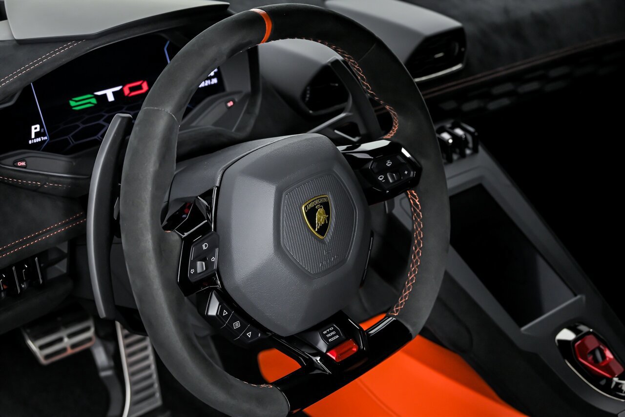 Used 2023 Lamborghini Huracan STO image 20