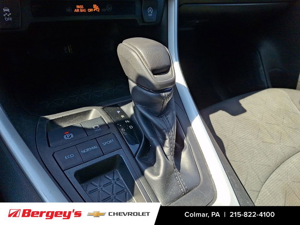 Used 2023 Toyota RAV4 XLE FWD image 17