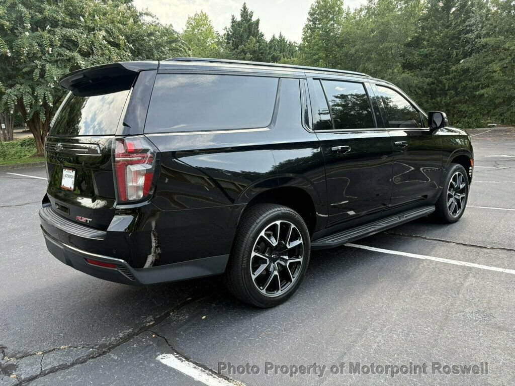 Used 2022 Chevrolet Suburban RST w/ Luxury Package RWD image 6