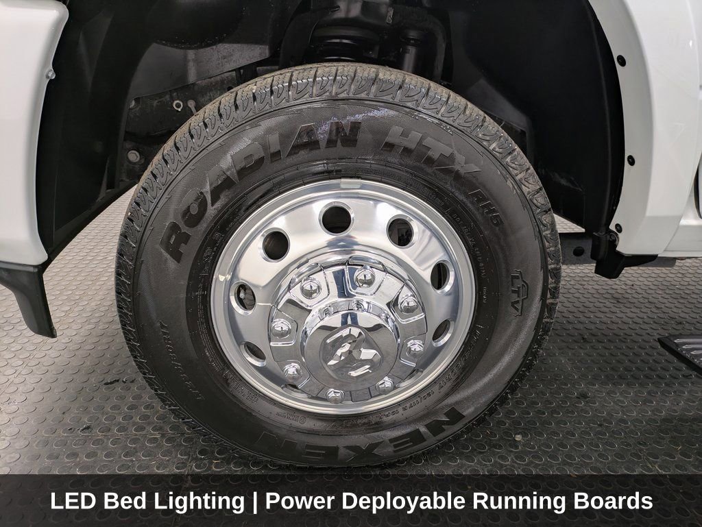 Used 2025 RAM 3500 Limited image 9