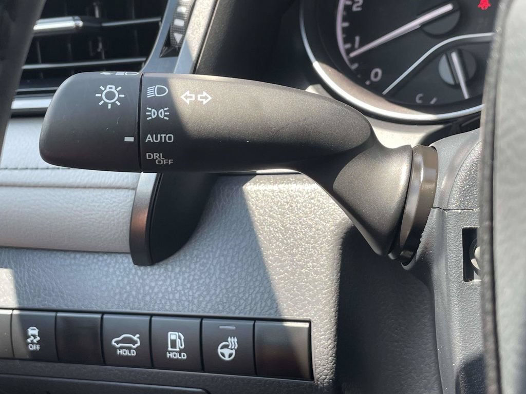 Used 2023 Toyota Camry SE w/ Cold Weather Package AWD/4WD image 30