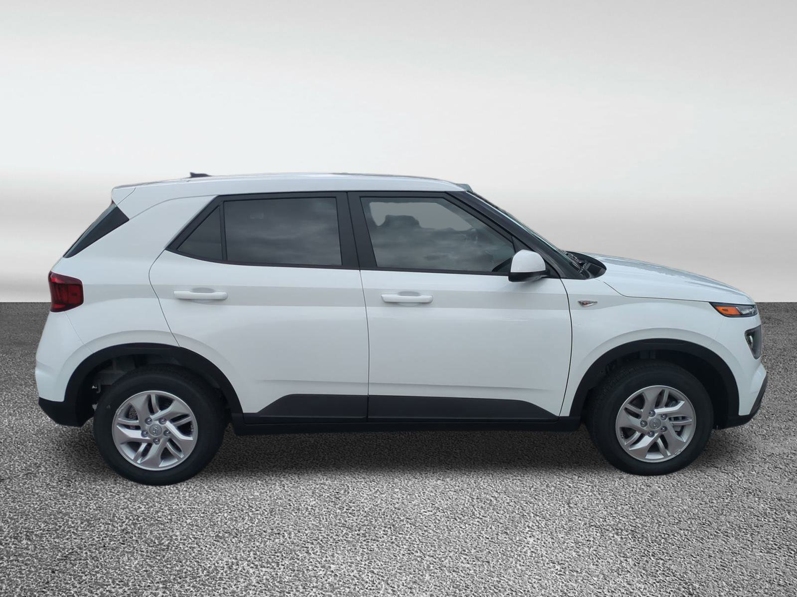 New 2026 Hyundai Venue SE image 3