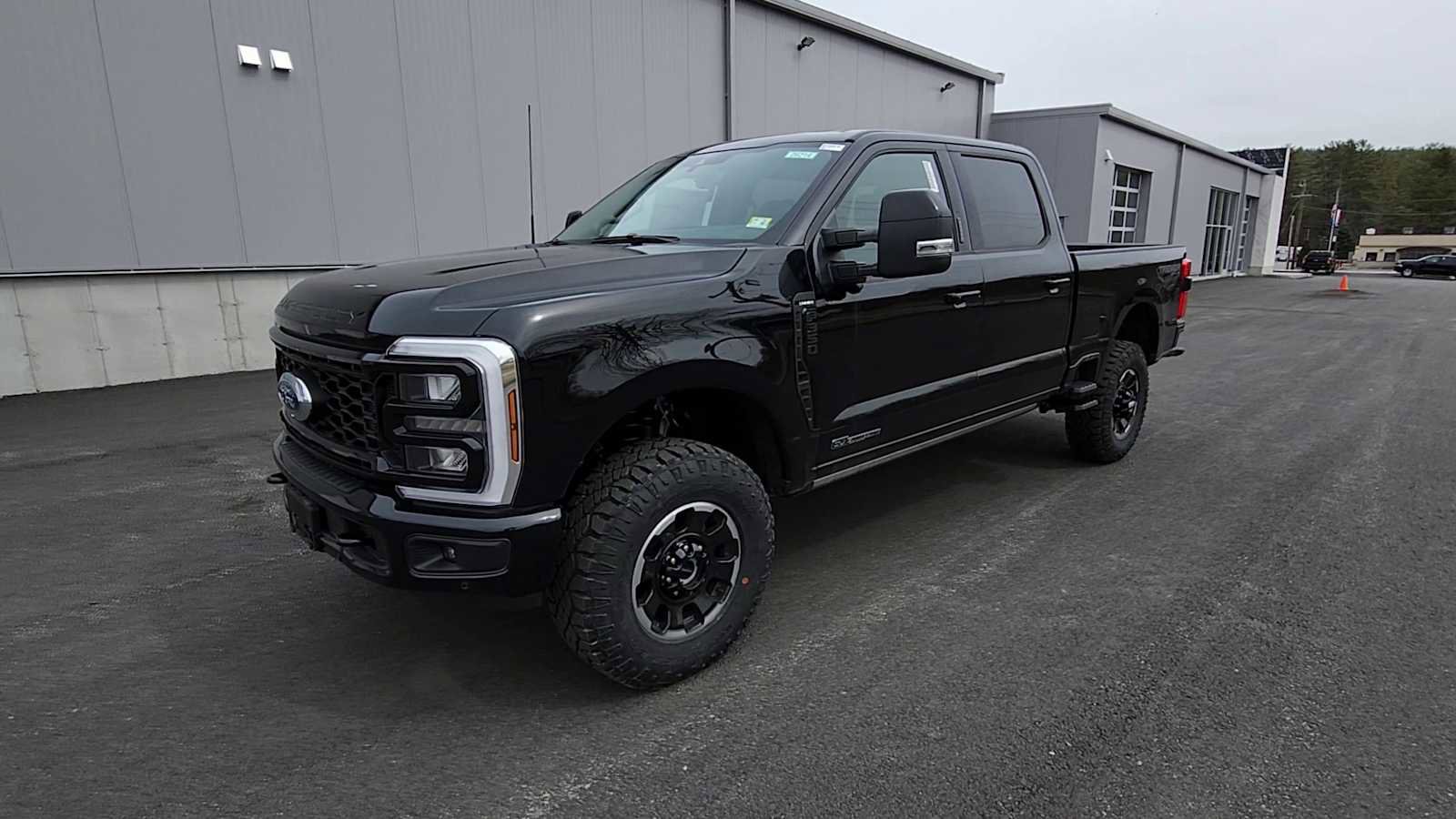 New 2026 Ford F350 Lariat w/ Tremor Off-Road Package image 4