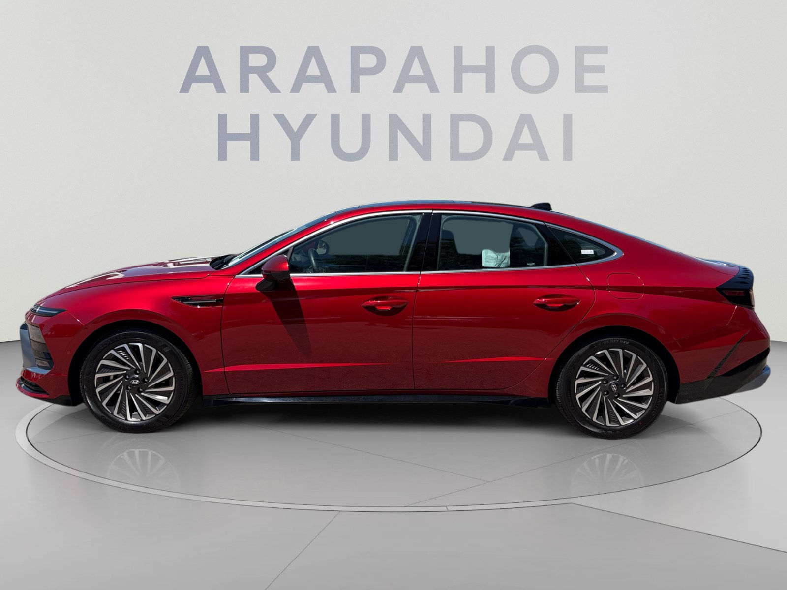 Used 2025 Hyundai Sonata Limited FWD image 2