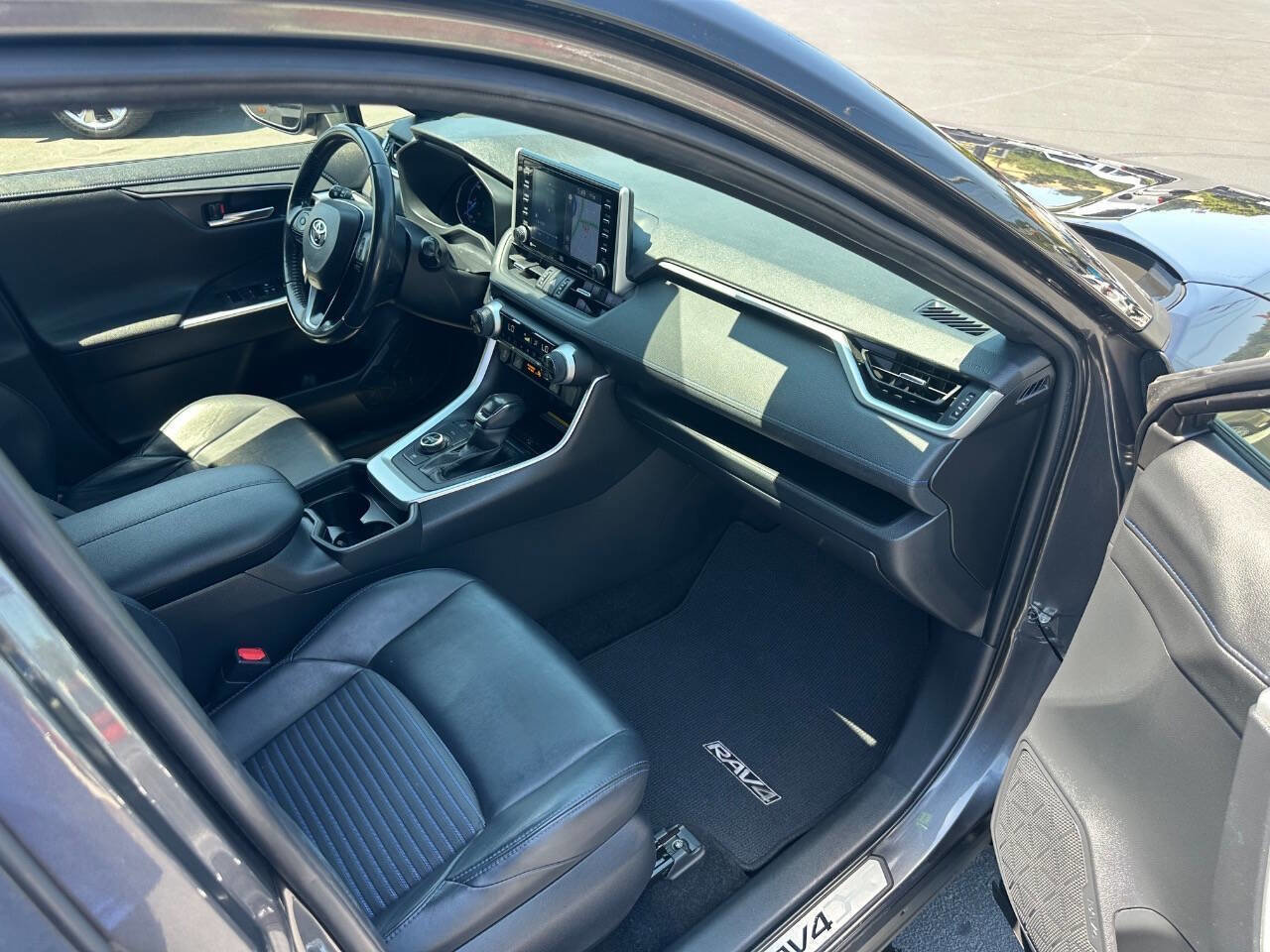 Used 2019 Toyota RAV4 XSE image 28