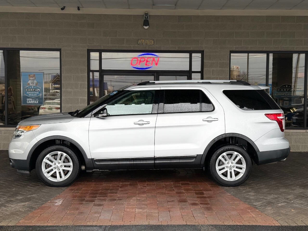 Used 2015 Ford Explorer XLT AWD/4WD image 51