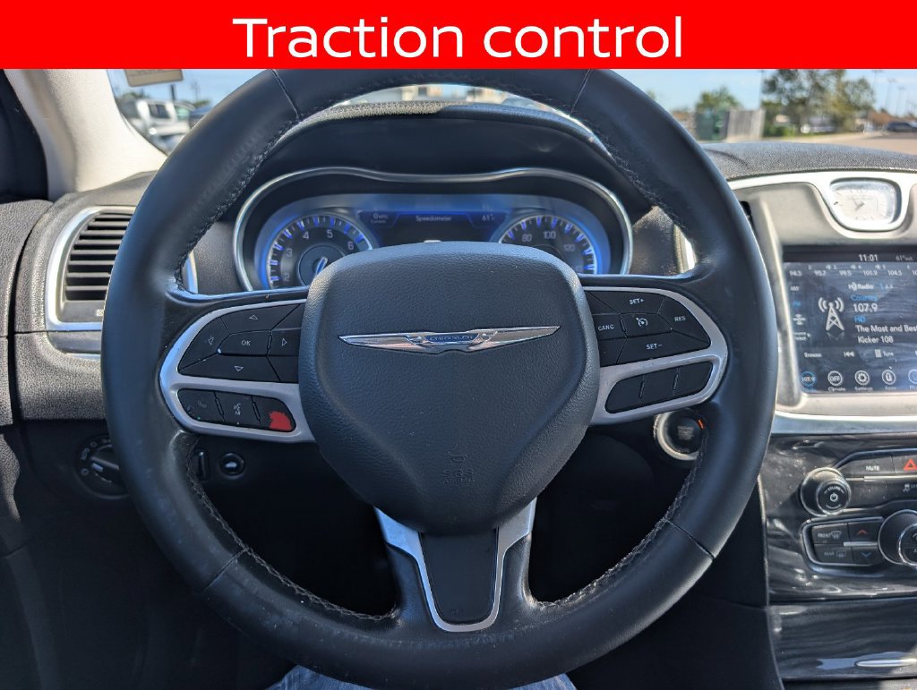 Used 2020 Chrysler 300 Touring w/ Chrome Appearance Package RWD image 23