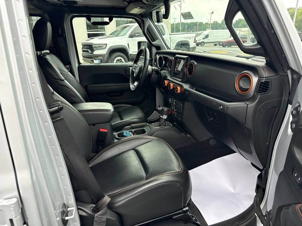 Used 2023 Jeep Gladiator Mojave w/ LED Lighting Group AWD/4WD image 11
