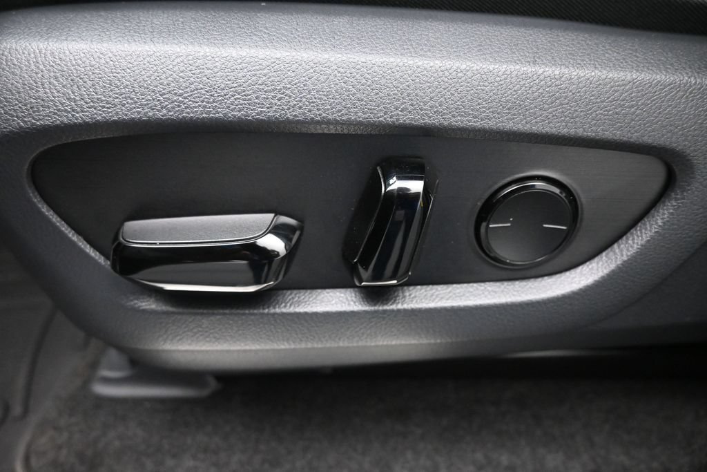 Used 2025 Lexus GX 550 AWD/4WD image 9