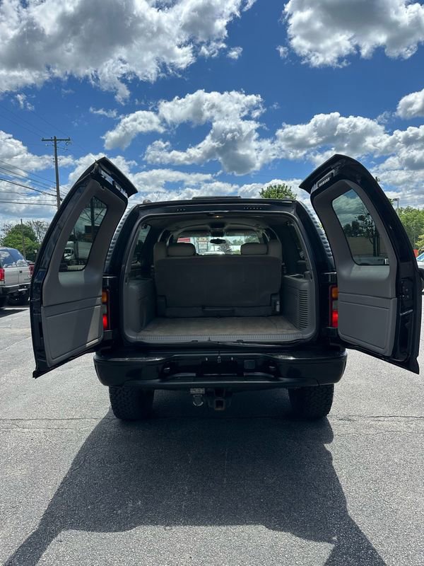 Used 2001 Chevrolet Suburban 2500 LT w/ LT Preferred Equipment Group AWD/4WD image 13