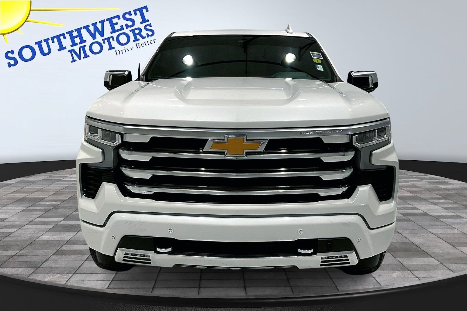 Used 2024 Chevrolet Silverado 1500 High Country AWD/4WD image 2