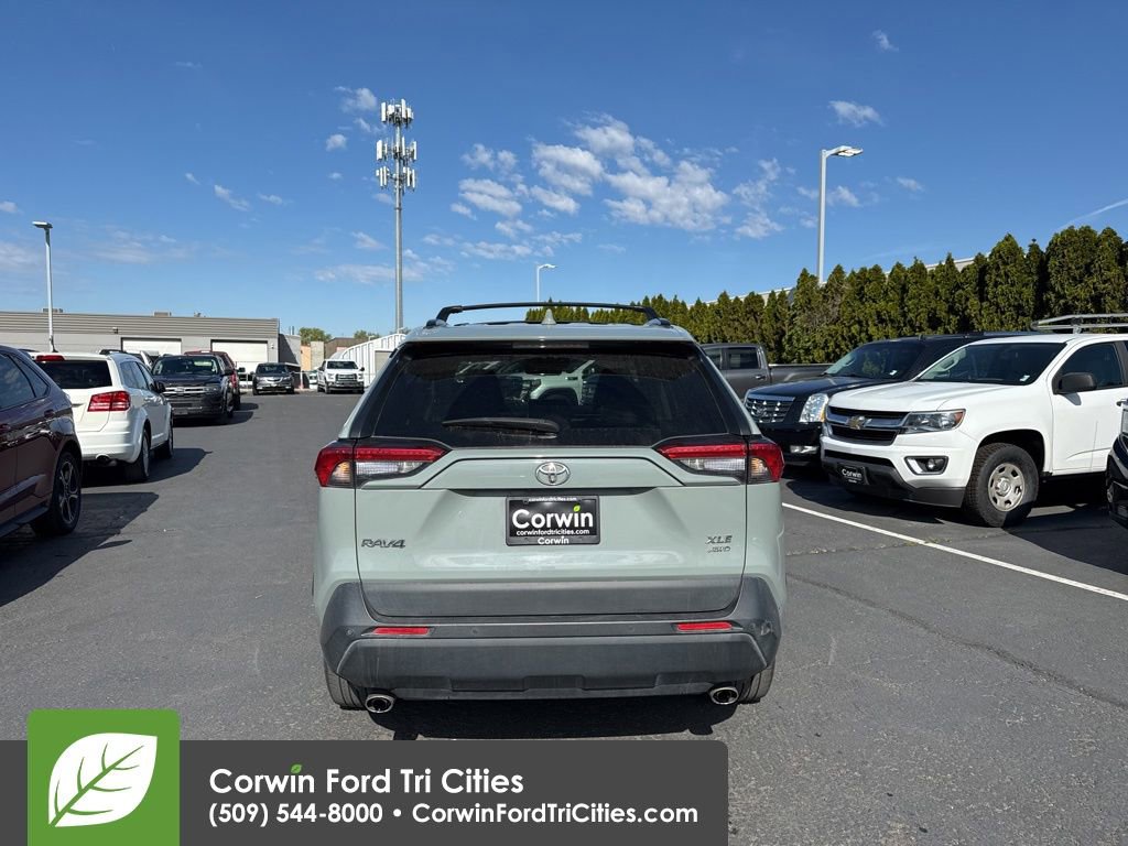 Used 2022 Toyota RAV4 XLE Premium AWD/4WD image 5