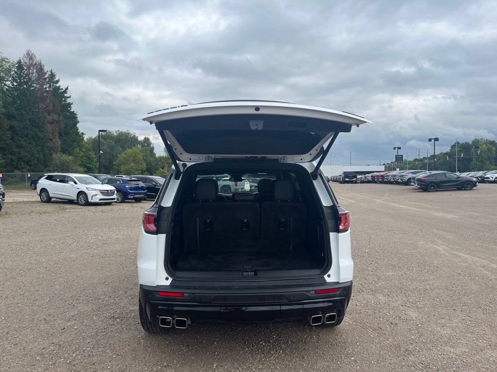 Used 2024 GMC Acadia AT4 w/ Luxury Package AWD/4WD image 11
