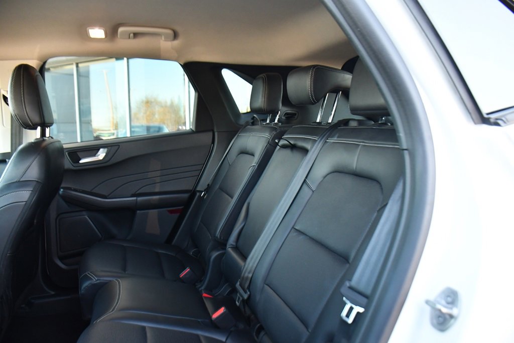 Used 2021 Ford Escape Titanium image 20