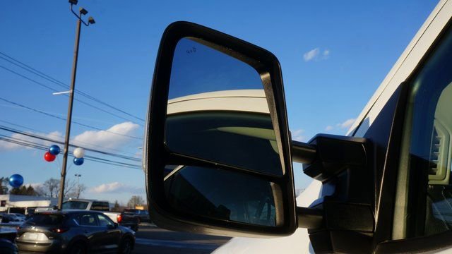 Used 2024 Nissan Titan SV w/ SV Convenience Package image 70