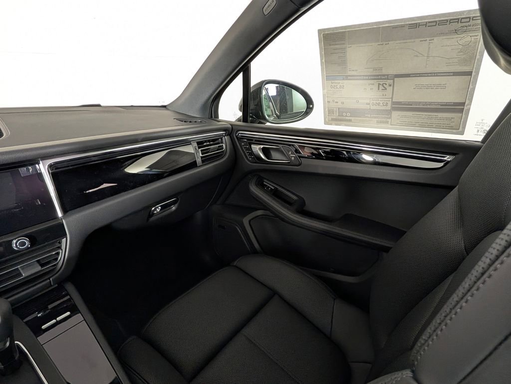 New 2026 Porsche Macan image 25