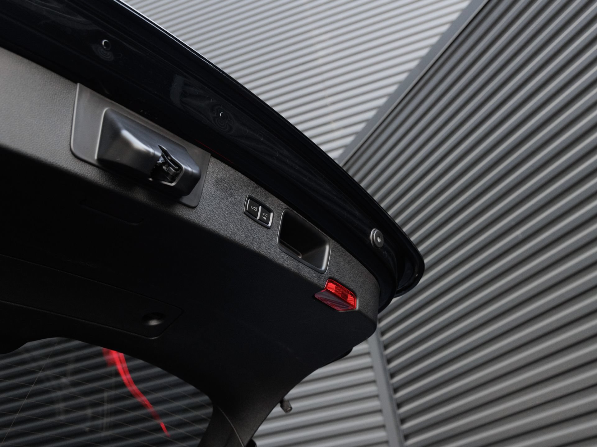 Certified 2026 Porsche Macan AWD/4WD image 28