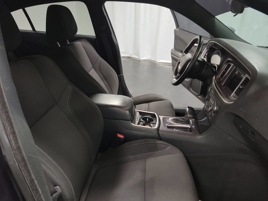 Used 2019 Dodge Charger SXT RWD image 28