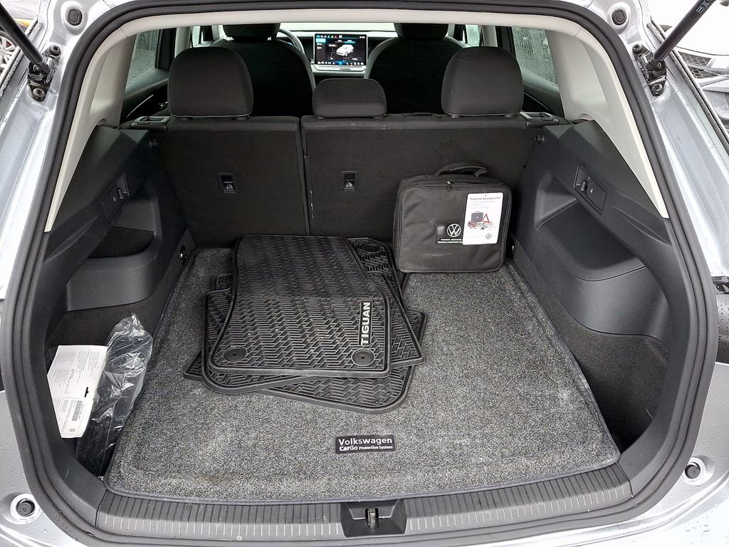 Used 2025 Volkswagen Tiguan S image 29