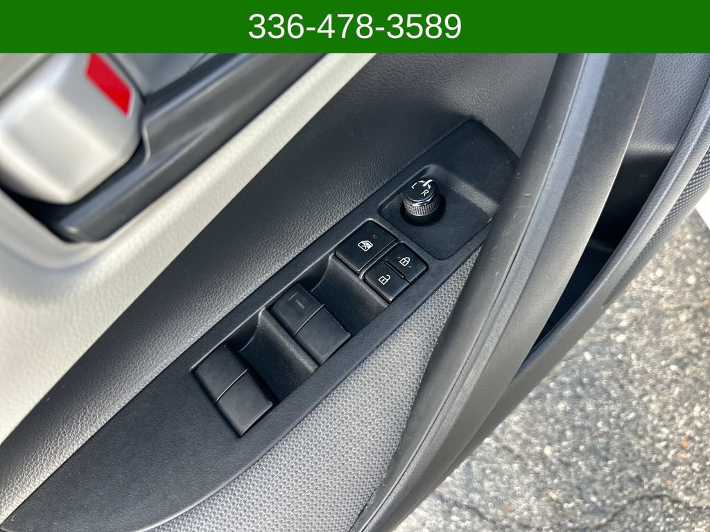 Used 2022 Toyota Corolla LE FWD image 11