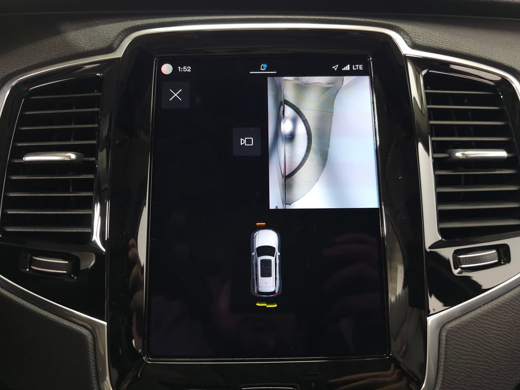 Certified 2025 Volvo XC90 B6 Plus w/ Protection Package AWD/4WD image 28
