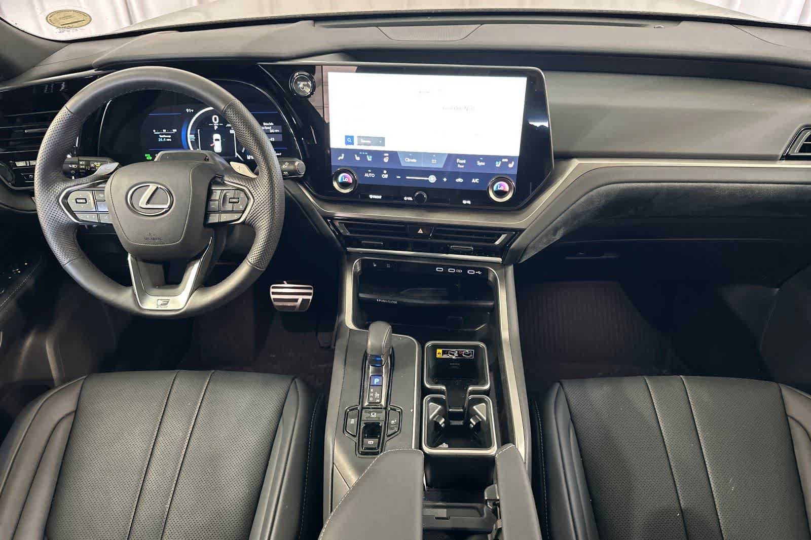 Used 2025 Lexus TX 500h AWD w/ Technology Package image 4