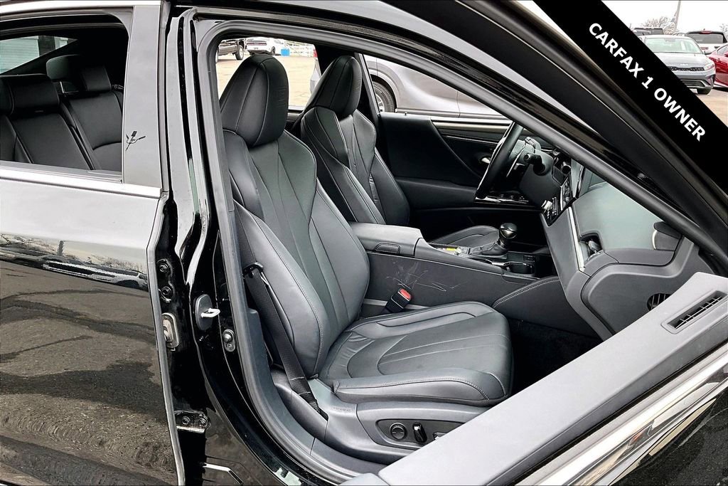 Used 2023 Lexus ES 350 F Sport w/ Accessory Package (Z2) image 28