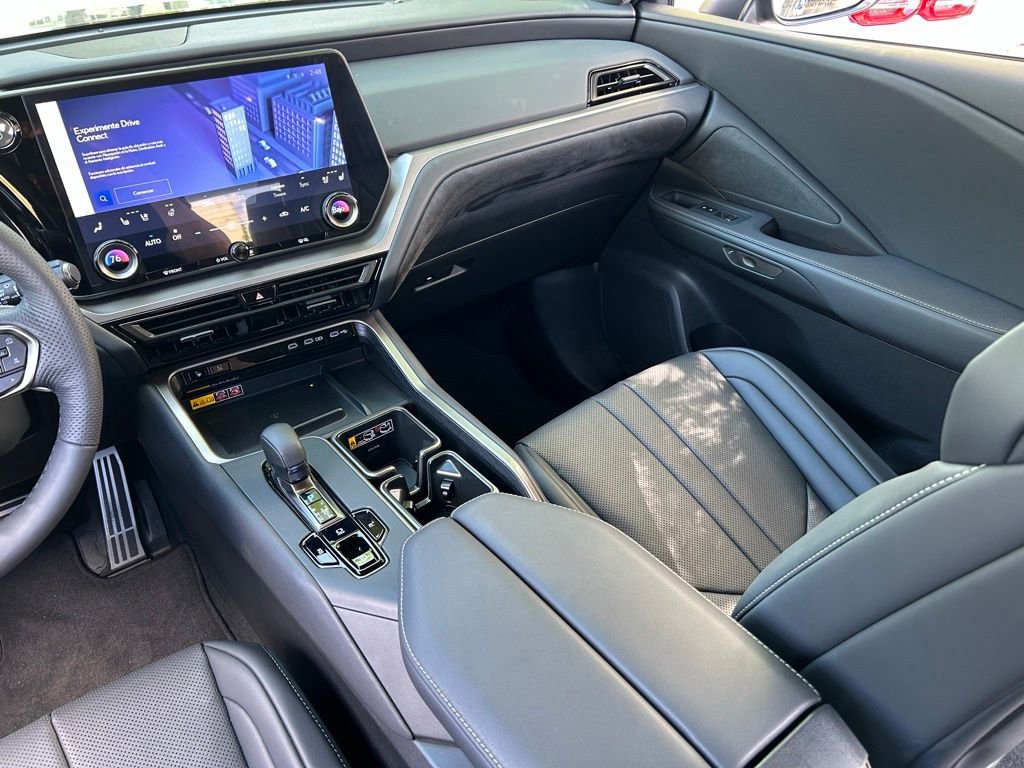 Used 2025 Lexus TX 500h AWD w/ Technology Package image 12