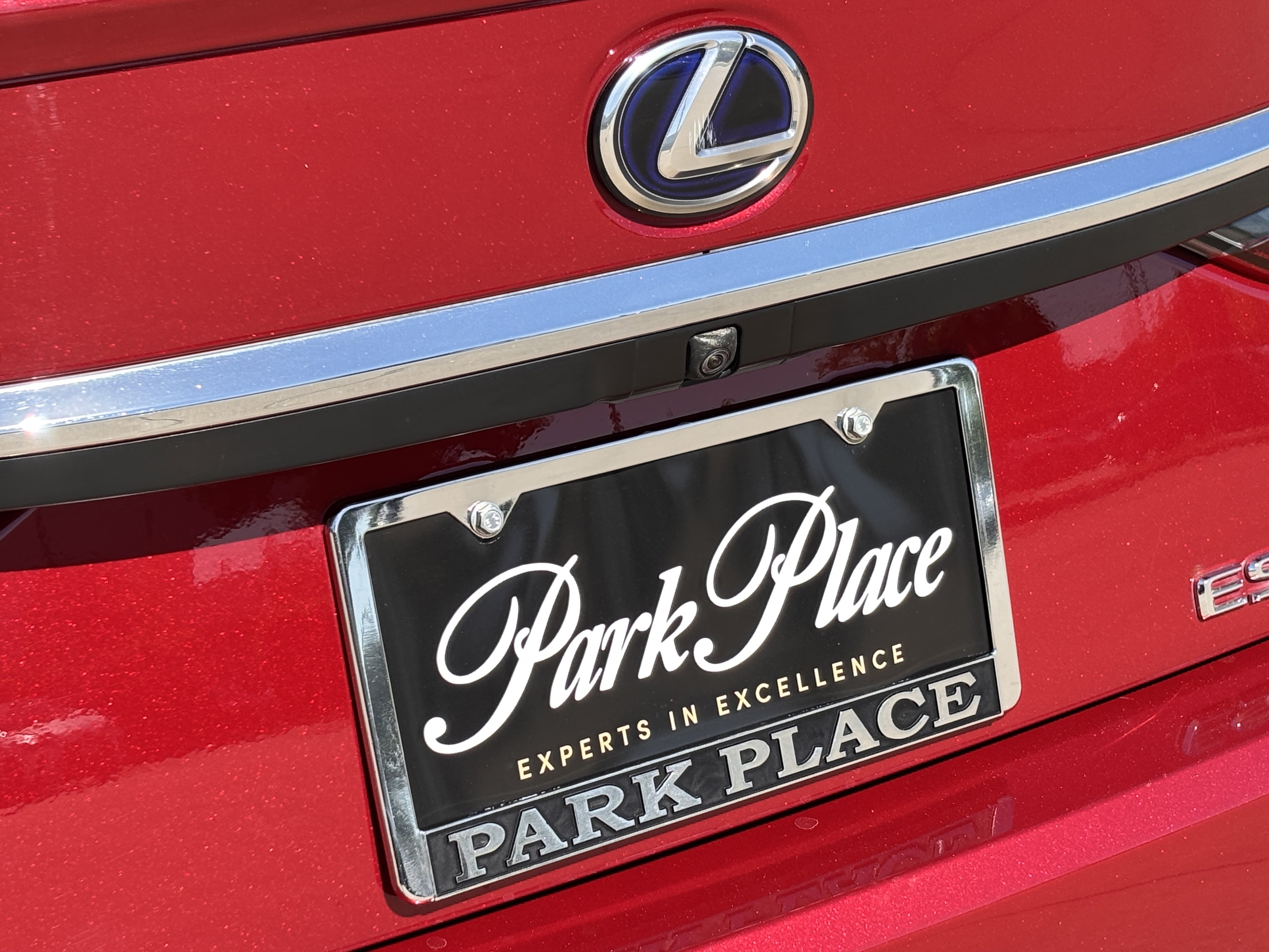 Used 2019 Lexus ES 300h Ultra Luxury FWD image 16