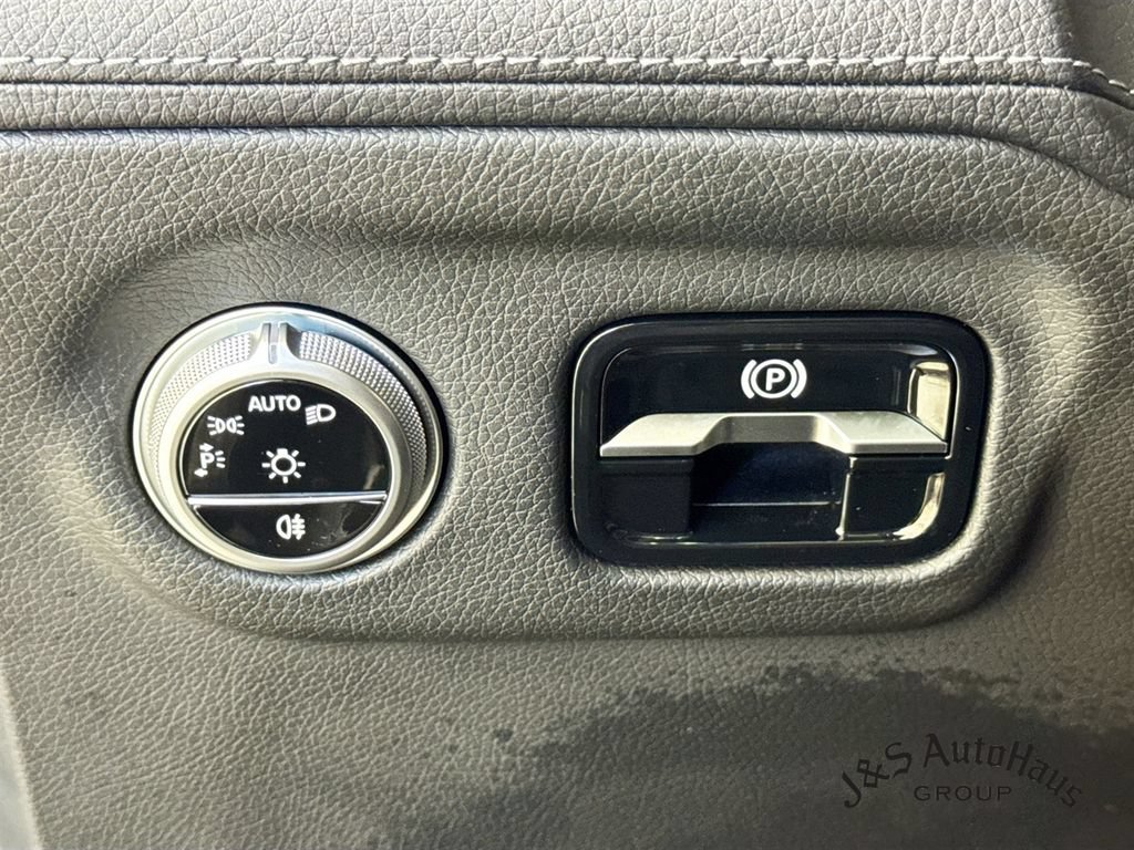 Used 2025 Mercedes-Benz EQS 450+ Sedan image 10