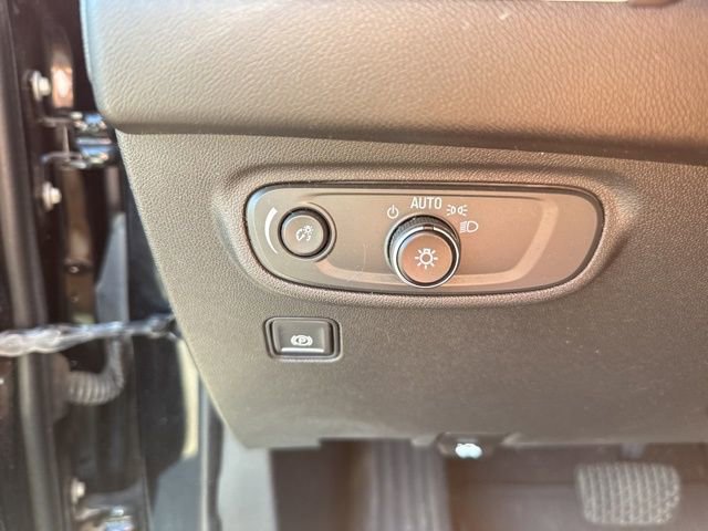 Used 2022 GMC Terrain SLE w/ Driver Convenience Package FWD image 27