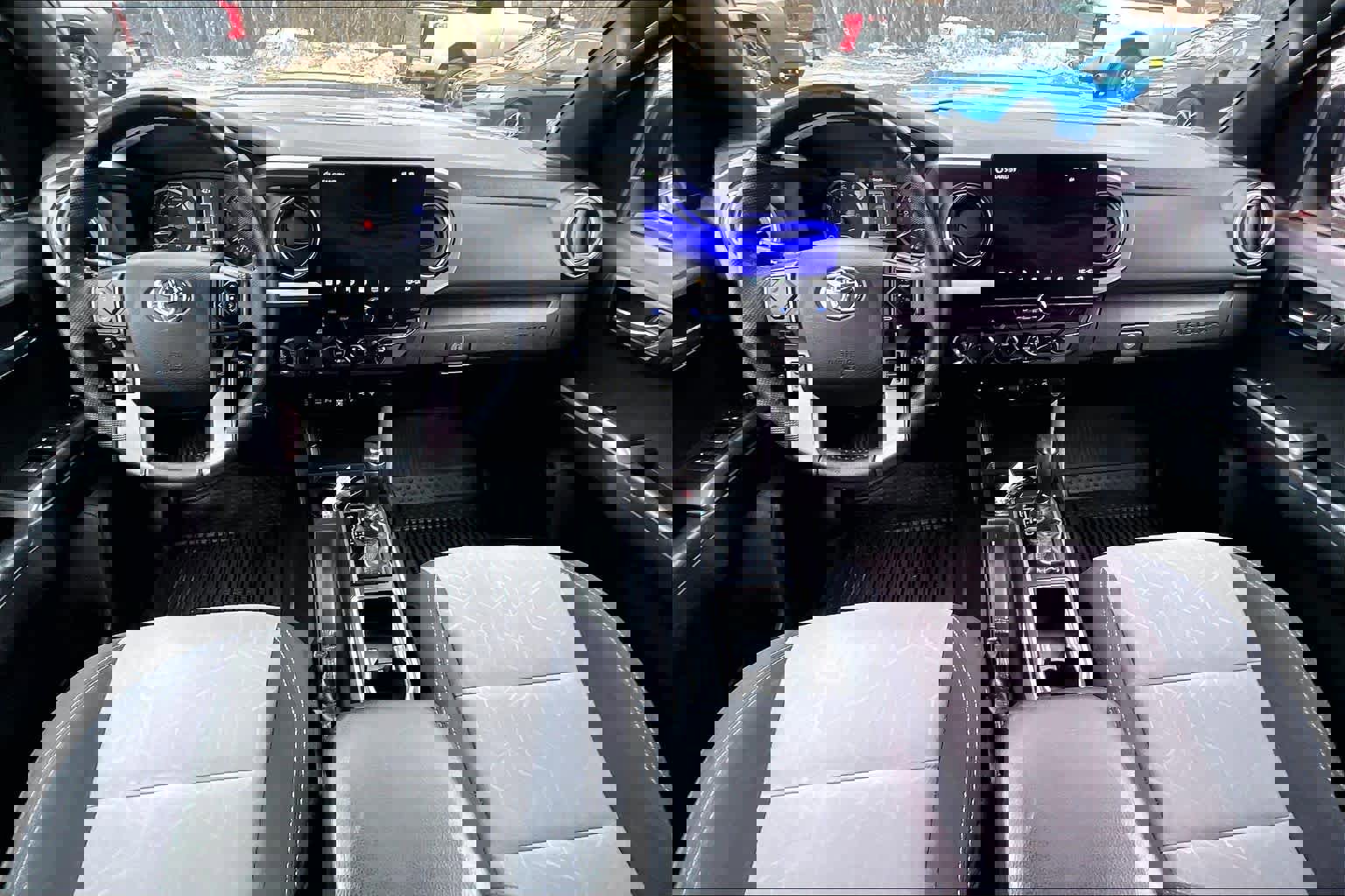 Used 2021 Toyota Tacoma TRD Sport w/ Technology Package image 14